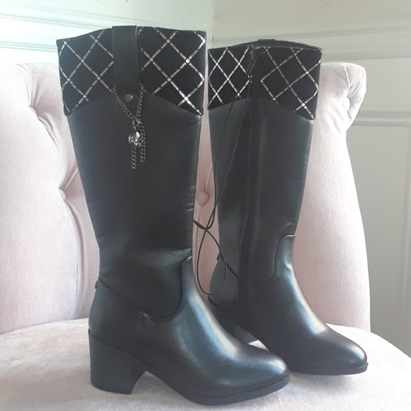 MICHAEL Michael Kors Other - New Michael Kors kids Boost